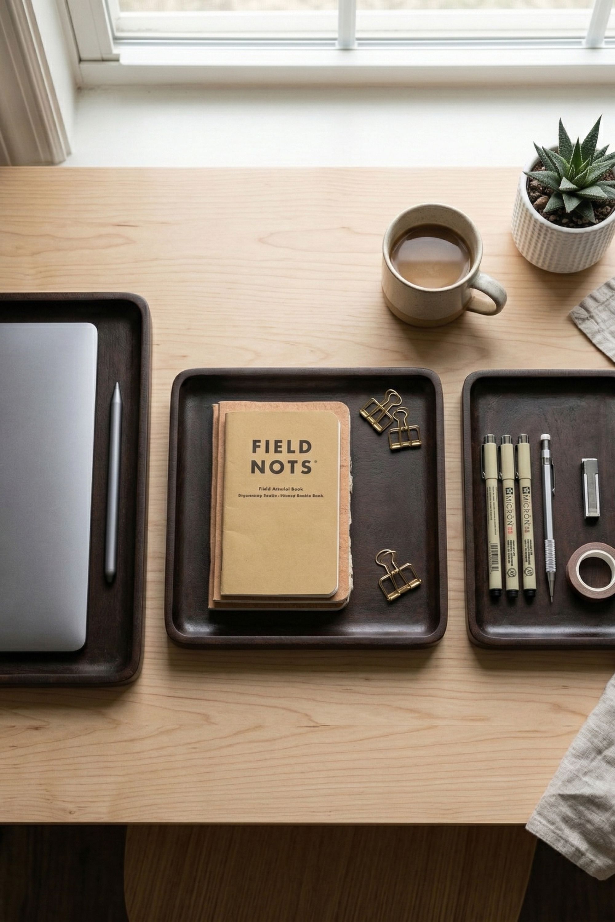 Station Tray House of Solid